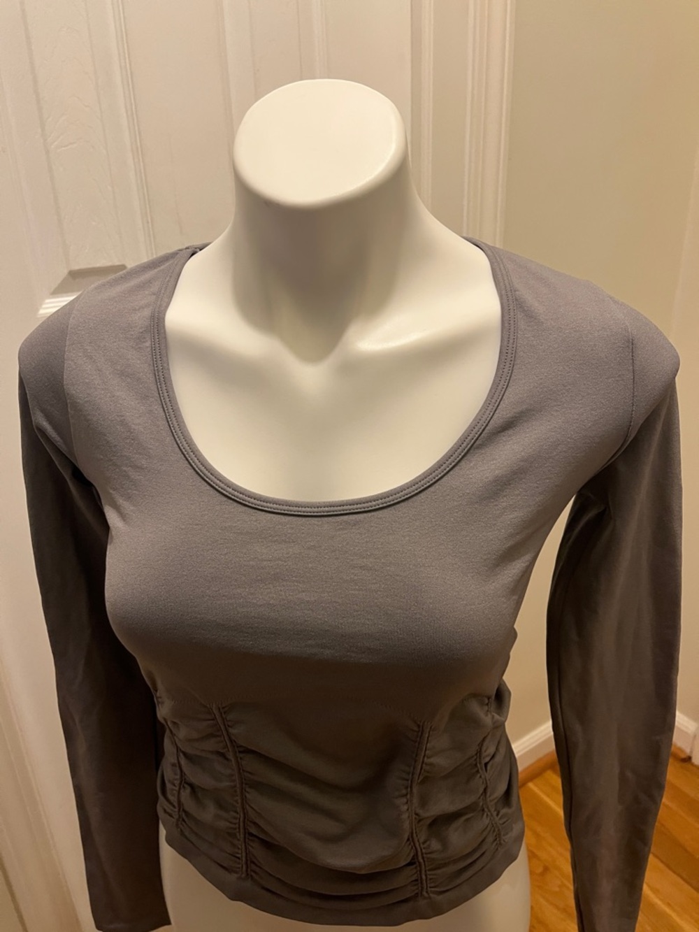 Forever 21 Ruched Scoop Neck Long Sleeve Top in Taupe